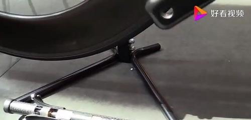 這臺自行車沒有鏈條,靠軸傳動,可幾乎消除一切滑動摩擦