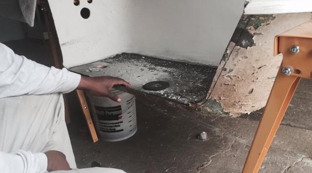 男子從垃圾場中撿回一個浴缸,一番改造后看見了都想擁有它!